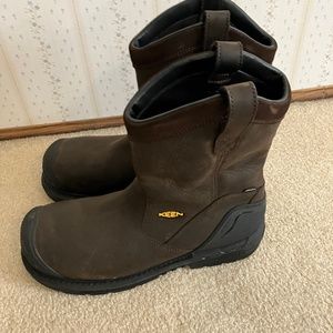 New KEEN Snow Boots